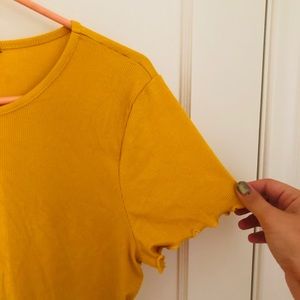 Yellow cropped t-shirt